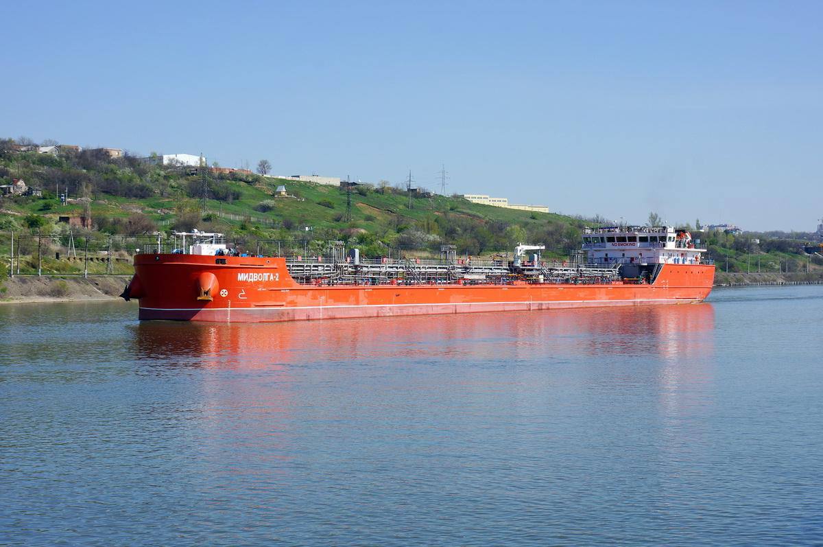 Το ρωσικό δεξαμενόπλοιο Midvolga-2 δέχθηκε επίθεση ανοικτά της Τουρκίας – Σώα τα 13 μέλη του πληρώματος