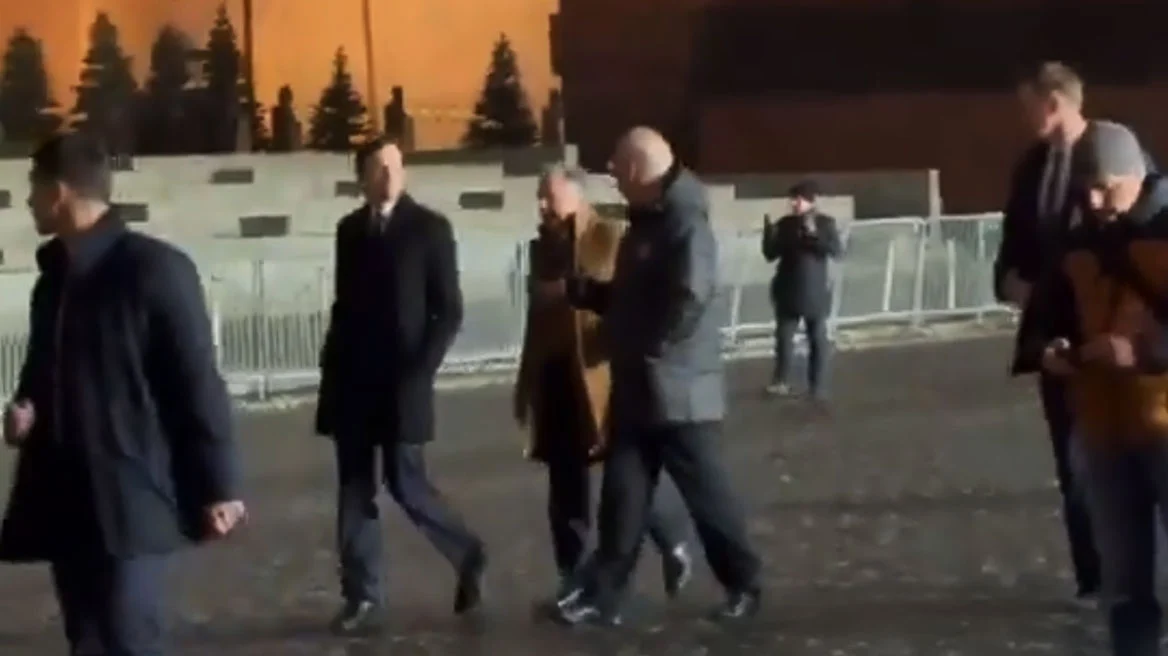 Βόλτα στην Κόκκινη Πλατεία και επενδυτικές συνομιλίες για Γουίτκοφ-Κούσνερ λίγο πριν τη συνάντηση με τον Β.Πούτιν