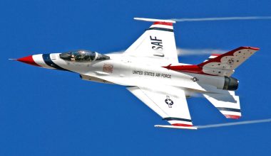 Καλιφόρνια: Συντριβή μαχητικού αεροσκάφους F-16 του ακροβατικού σμήνους των Thunderbirds