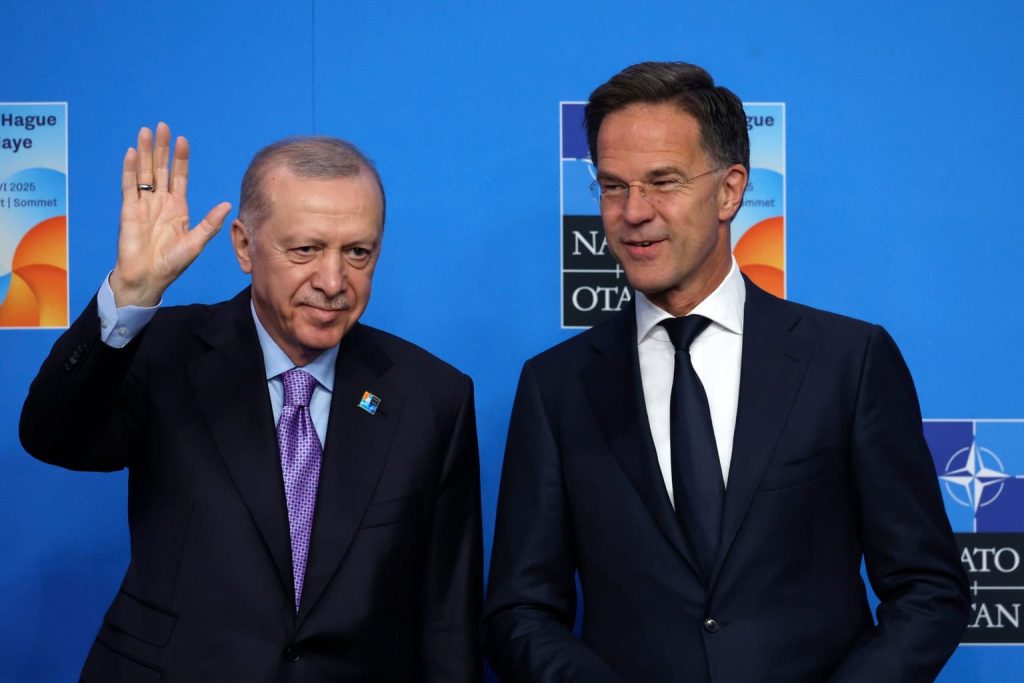 Ο φιλότουρκος Ρούτε αποκάλεσε την Τουρκία «ακλόνητη ραχοκοκαλιά του ΝΑΤΟ»