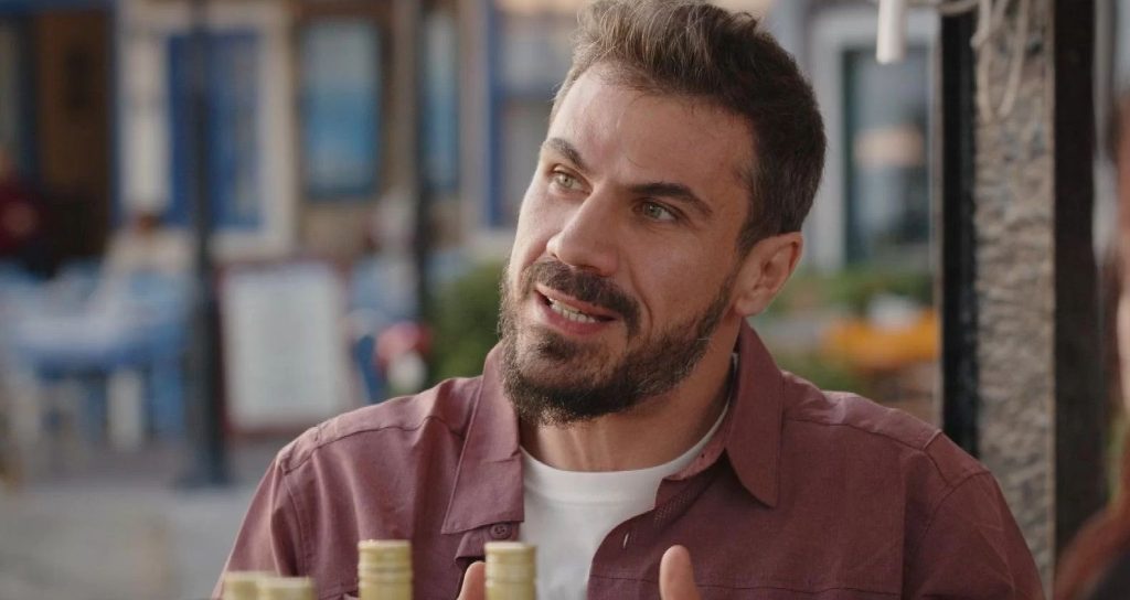 «Σαν μπάρμπας έγινες»: H αλλαγή στην εμφάνιση του Άκη Πετρετζίκη που δίχασε το κοινό του