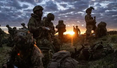 Ρωσικοί βαλλιστικοί πύραυλοι Iskander-M «εξαέρωσαν» Κολομβιανούς μισθοφόρους μέσα στους κοιτώνες τους