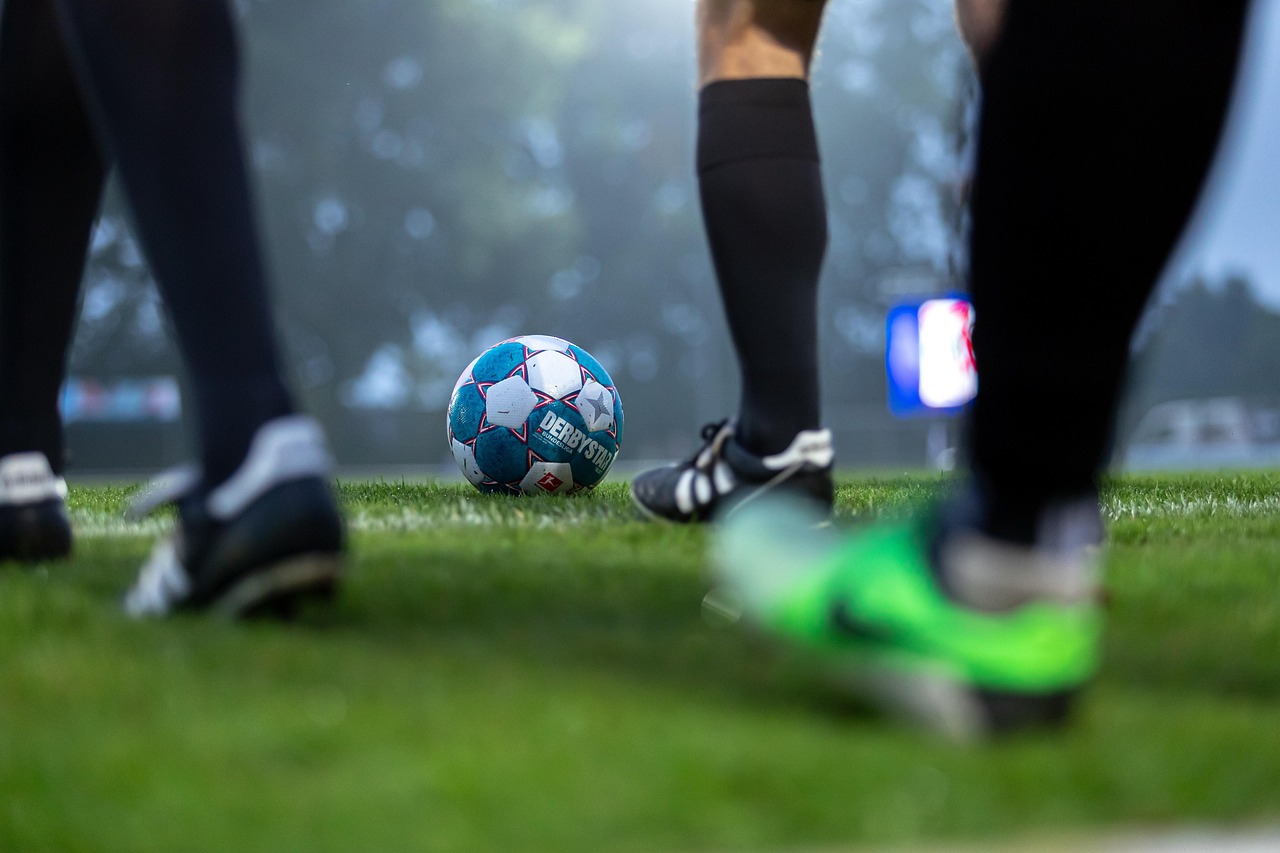 Άνδρας διοργάνωσε αγώνα ποδοσφαίρου σε ύψος 5.900 ποδιών πάνω από το έδαφος σε αερόστατο! – Δείτε βίντεο