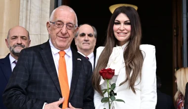 Στη Βουλή η Κίμπερλι Γκιλφόιλ: Συναντά τον Νικήτα Κακλαμάνη