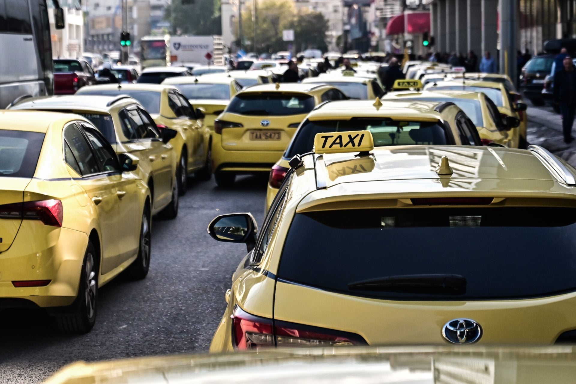 Χωρίς ταξί και σήμερα η χώρα: Κινητοποιήσεις σε Αθήνα και Θεσσαλονίκη