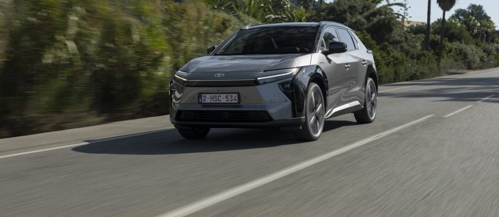 Δοκιμάζουμε στην Ισπανία το ανανεωμένο Toyota bZ4X