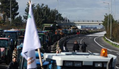 Η ΕΛΑΣ διέταξε ΕΔΕ για την αστυνομική κλούβα που επιχείρησε να σπάσει μπλόκο αγροτών στις Σέρρες (φωτο)