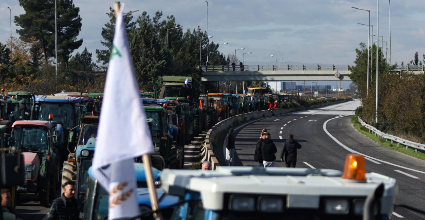 Η ΕΛΑΣ διέταξε ΕΔΕ για την αστυνομική κλούβα που επιχείρησε να σπάσει μπλόκο αγροτών στις Σέρρες (φωτο)