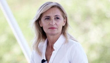 Μαρία Πολύζου: «Με κακοποίησε ο πατέρας μου στα 11 μου – Προσπάθησα να αυτοκτονήσω – Η προσευχή με έσωσε»