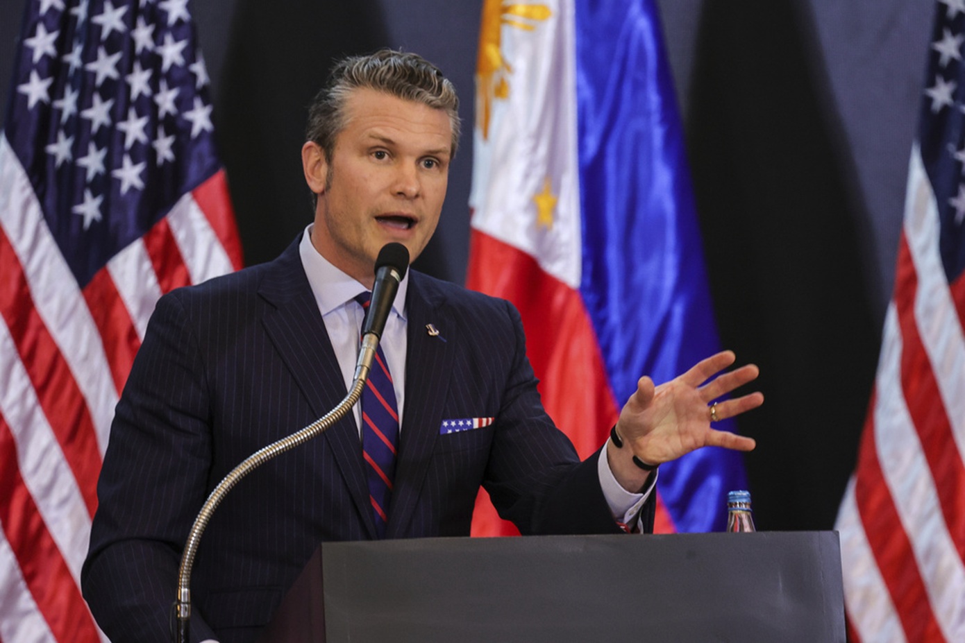 Πεντάγωνο: «Ο Πιτ Χέγκσεθ έθεσε σε κίνδυνο τον Στρατό των ΗΠΑ χρησιμοποιώντας την εφαρμογή Signal»