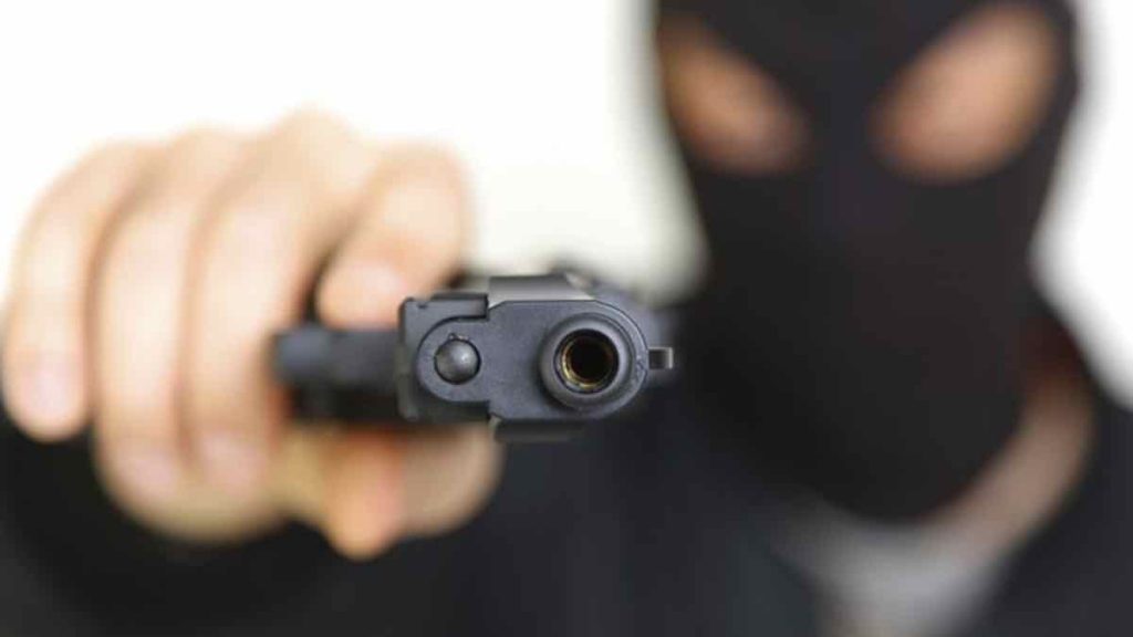 Ένοπλη ληστεία σε κοσμηματοπωλείο στην Πάργα: Άρπαξαν κοσμήματα μεγάλης αξίας και έγιναν «καπνός»