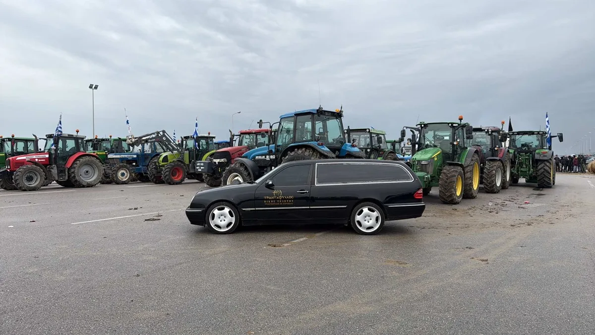 Αγροτικές κινητοποιήσεις: «Μπλόκα» σε όλη την Ελλάδα – Αναλυτικά σε ποια σημεία έχουν αναπτυχθεί