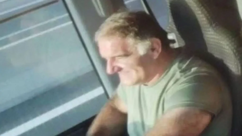 Πτολεμαΐδα: «Αντέδρασα ενστικτωδώς – Δεν έχω οδηγήσει ξανά λεωφορείο» λέει ο νεαρός που έσωσε τους επιβάτες