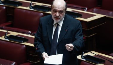 «Πυρά» Τ.Αλεξιάδη κατά Α.Τσίπρα: «Δεν μπορεί να μας τσουβαλιάζει – Άδικη η κριτική του»