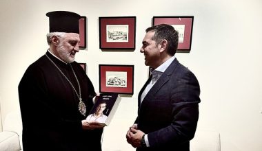 Με τον Αρχιεπίσκοπο Αμερικής Ελπιδοφόρο συναντήθηκε ο Α.Τσίπρας: Tι συζήτησαν