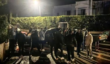 Ένταση στην Κάτω Αχαΐα: ΙΧ επιχείρησε να «σπάσει» το μπλόκο των αγροτών στην παλιά εθνική οδό Πατρών – Πύργου