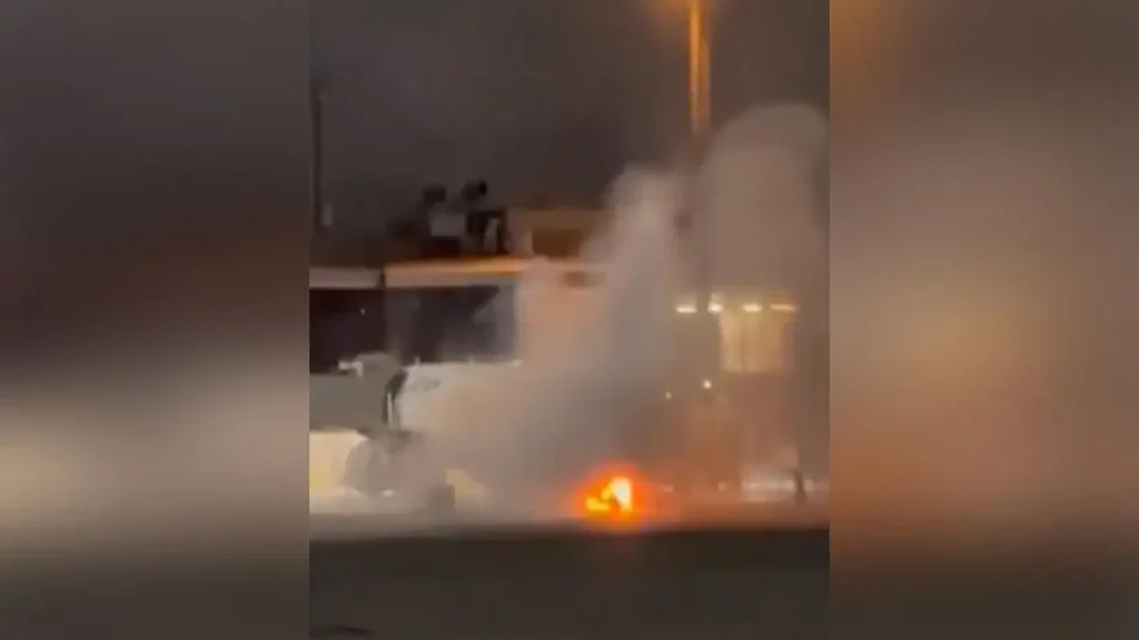 Παραλίγο τραγωδία στην Βραζιλία: Φωτιά σε μηχάνημα φόρτωσης αποσκευών προκάλεσε πανικό στους επιβάτες ενός Airbus