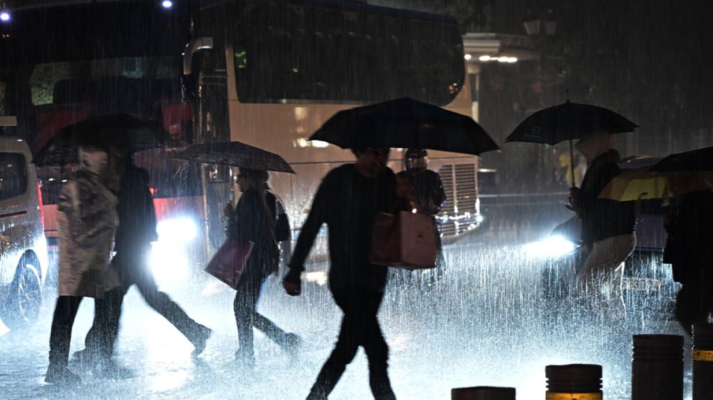 Πάνω από 800 χλμ. το μέτωπο της κακοκαιρίας Byron – Ποιες περιοχές θα πληγούν τις επόμενες ώρες (χάρτες, γραφήματα)