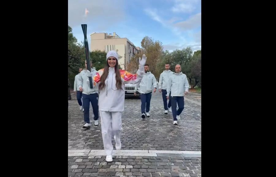Η Κ.Γκιλφόιλ αφού έτρεξε με την Ολυμπιακή Φλόγα πήγε Θεσσαλονίκη να γνωρίσει και τον υπόλοιπο καλό κόσμο