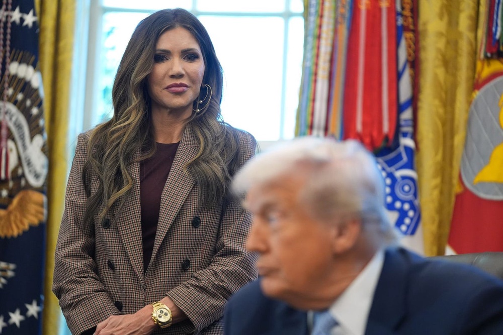 Κρίστι Νόεμ: «Σε πάνω από 30 χώρες θα απαγορευτεί η είσοδος στις ΗΠΑ» λέει η Υπουργός Εσωτερικής Ασφάλειας (βίντεο)