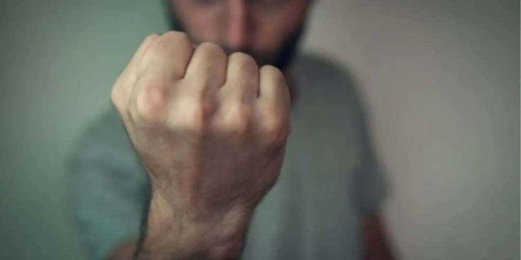 Βόλος: Nεαρή κατήγγειλε πως ο πατέρας της την γρονθοκόπησε επειδή είχε βγει από το σπίτι