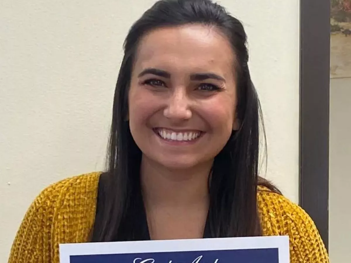 ΗΠΑ: 30χρονη καθηγήτρια έκανε επανειλημμένα σεξ με 17χρονο μαθητή στο αυτοκίνητό της – «Δεν με άφηνε να φύγω»