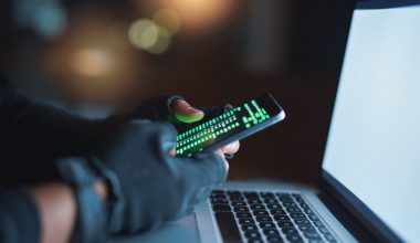 Smartphones παγκοσμίως μολύνθηκαν σιωπηλά με ισραηλινό κακόβουλο λογισμικό μέσω κακόβουλων διαφημίσεων