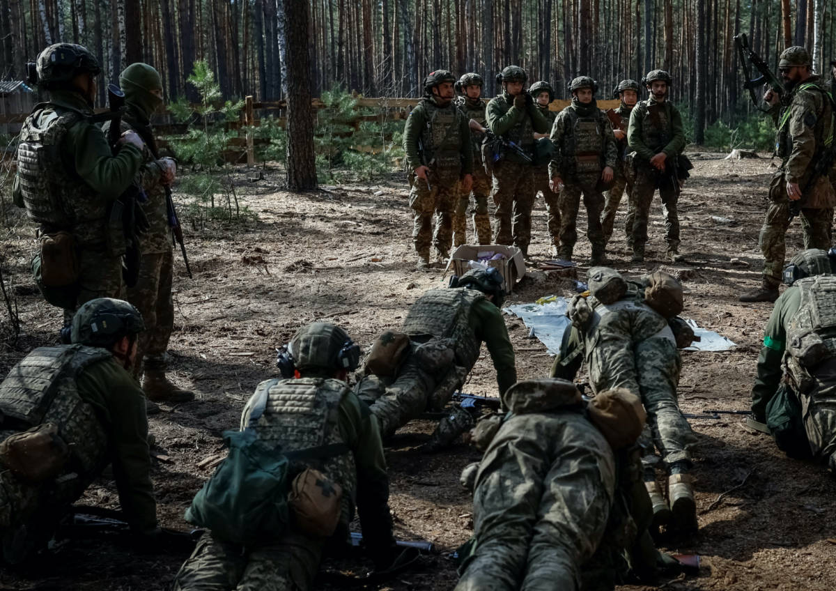 «Γροθιά» στο στομάχι του Κιέβου: Μνημείο εκατοντάδων πεσόντων στη Ζακαρπάτια είναι κυρίως νέοι άνδρες (βίντεο)