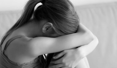 Άγριος ξυλοδαρμός ανήλικης από συμμαθήτριές της στο Αγρίνιο – Σχηματίστηκε δικογραφία σε βάρος τριών κοριτσιών