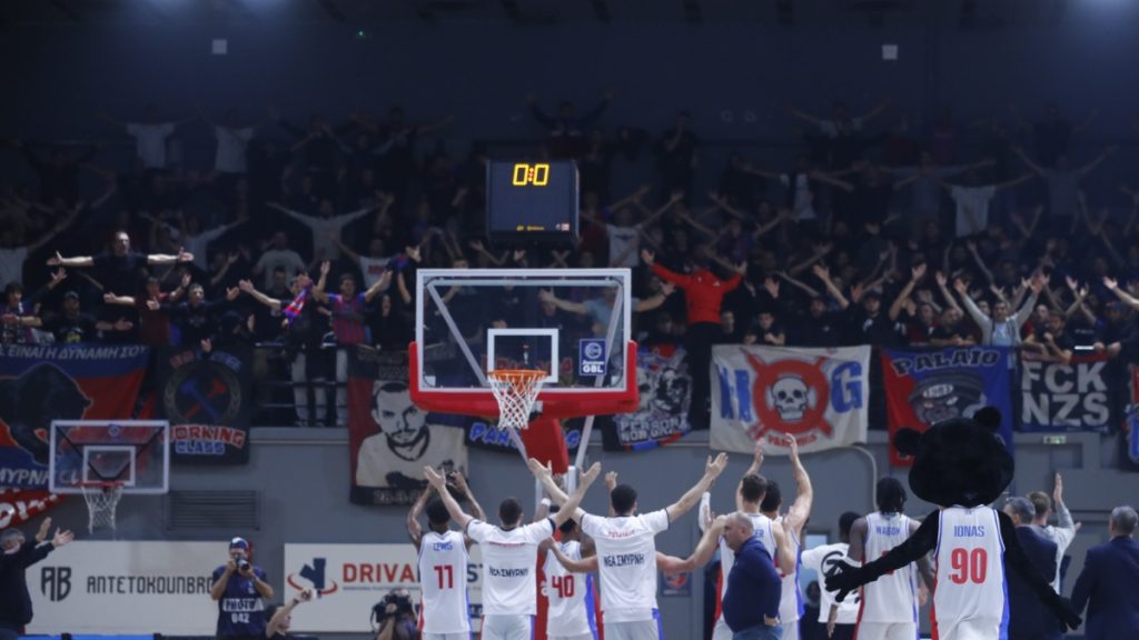 Αγωνία για φιλάθλους του Πανιωνίου που κρατούνται στην Τουρκία – Δεν έχουν τηλέφωνα και διαβατήρια