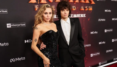 «Ίσως ήταν προσφορά Black Friday»: Το σχόλιο της Μ.Σάιρους για το δαχτυλίδι του αρραβώνα της με τον Μ.Μοράντο