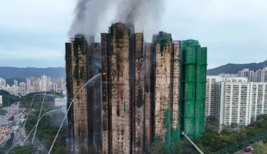 Χονγκ Κονγκ: Η φωτιά προκλήθηκε από παραβιάσεις ασφαλείας εκ μέρους των εργολάβων