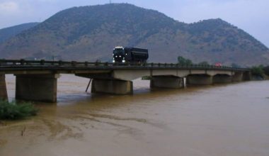 Υπερχείλισαν Ενιπέας και Πηνειός – Εκκένωση των κατοίκων στην Υπέρεια της Λάρισας