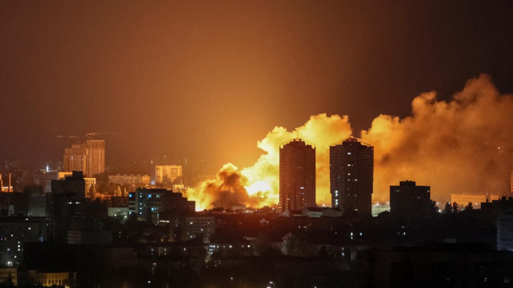 Βίντεο: «Σφυροκοπήθηκε» ανηλεώς το Κίεβο από τους Ρώσους