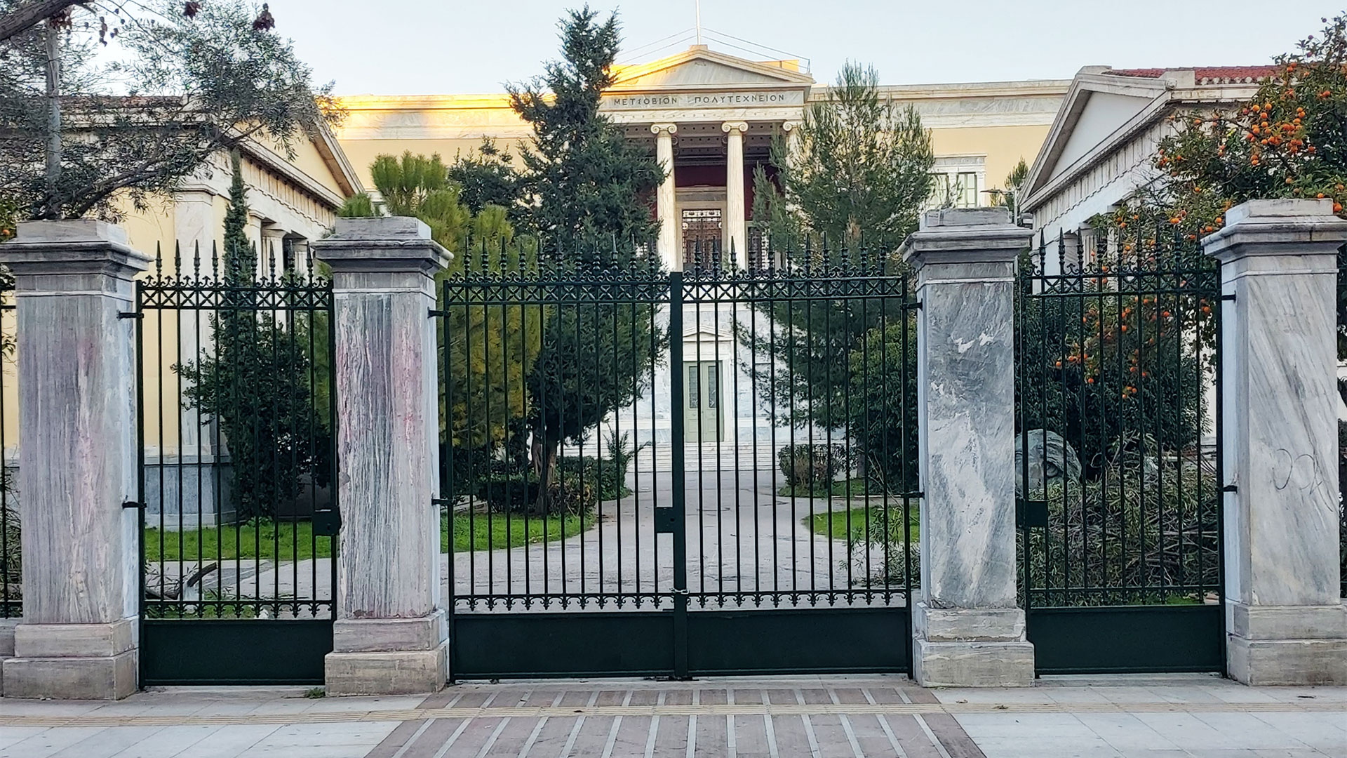 Καθηγητής του ΕΜΠ δέχεται επιθέσεις απο συνάδελφό του γιατί «έκοψε» την σύντοροφό του στις εξετάσεις!