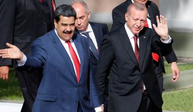 Τηλεφωνική επικοινωνία Ρ.Τ.Ερντογάν με τον Ν.Μαδούρο: «Οι εντάσεις πρέπει να λυθούν μέσω διαλόγου»