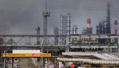 Βίντεο: Ουκρανικά drones έπληξαν το ρωσικό διυλιστήριο πετρελαίου της Ριαζάν