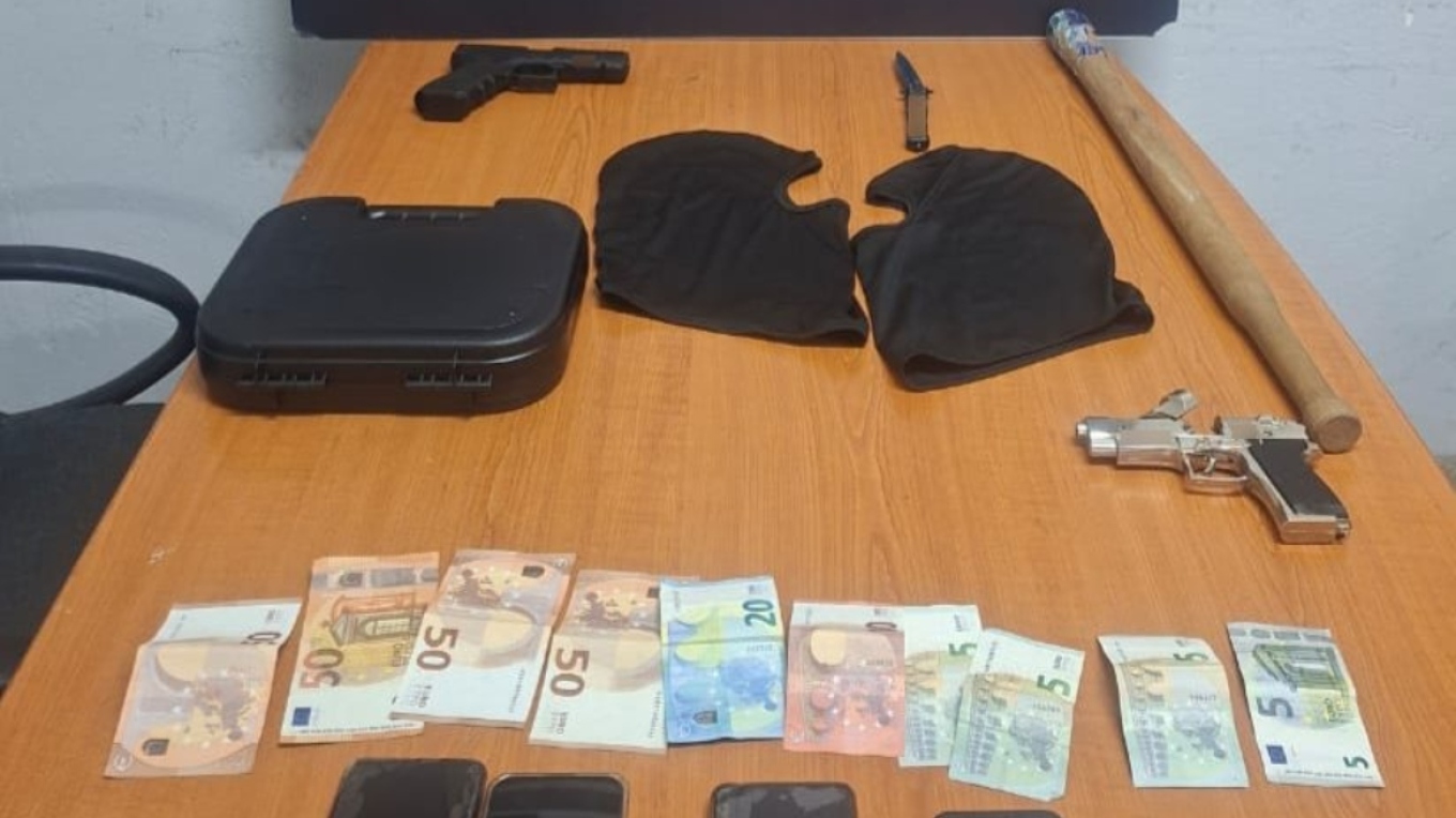 Στα «δίχτυα» της ΕΛΑΣ η συμμορία που έκλεβε καταστήματα τυχερών παιγνίων στον Βύρωνα (φωτο)