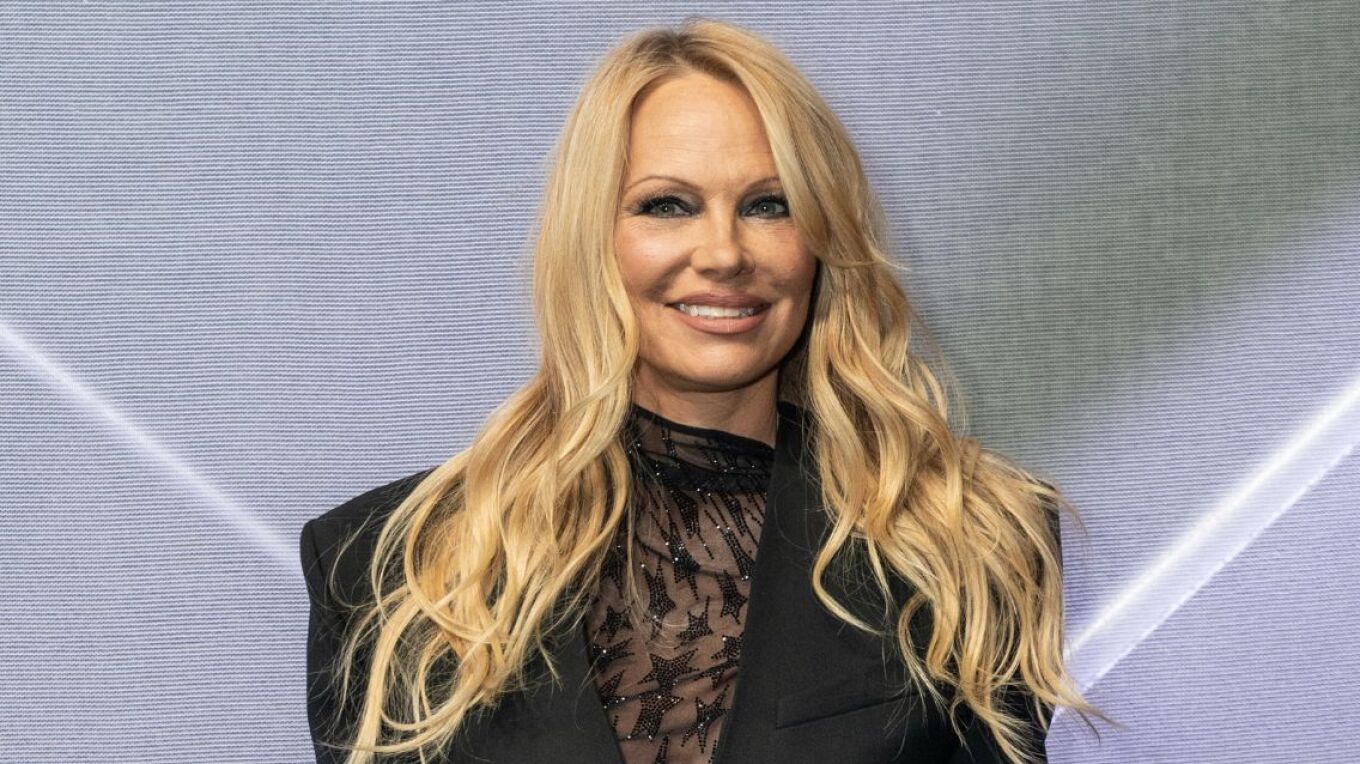 Πάμελα Άντερσον: «Θέλω να αλλάξω το επώνυμό μου – Θέλω του παππού μου και δεν με αφήνουν»