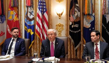 Η νέα στρατηγική εθνικής ασφάλειας των ΗΠΑ προκαλεί «πονοκεφάλους» στην ΕΕ