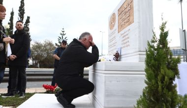 «Λύγισαν» οι γονείς του Γιώργου Λυγγερίδη στο μνημόσυνο του αδικοχαμένου αστυνομικού