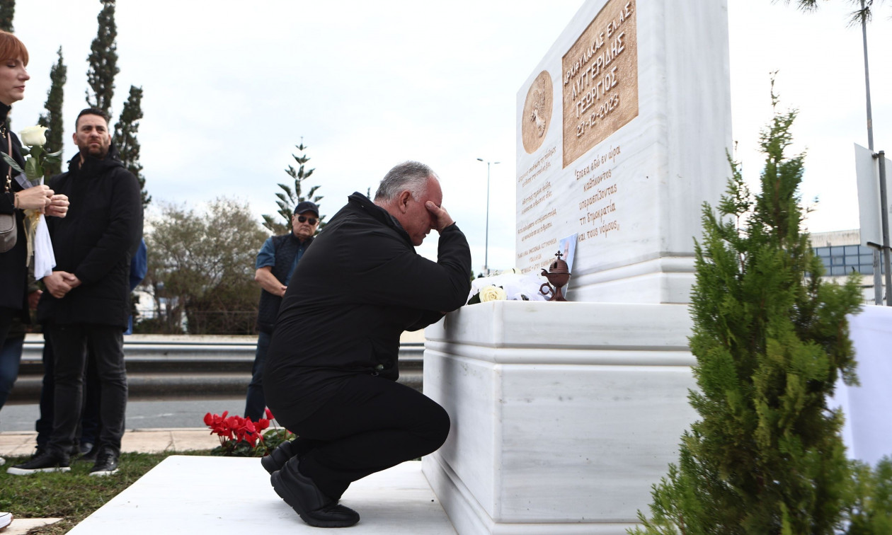 «Λύγισαν» οι γονείς του Γιώργου Λυγγερίδη στο μνημόσυνο του αδικοχαμένου αστυνομικού