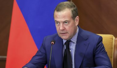 Ν.Μεντβέντεφ: «Η συνθηκολόγηση της Ουκρανίας δεν θα υπογραφεί από το καθεστώς του Β.Ζελένσκι»