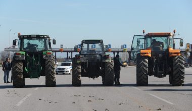 Αγροτικές κινητοποιήσεις: «Έσπασε» ο αστυνομικός κλοιός στο ύψος του Κάστρου – Προβλήματα στην κυκλοφορία