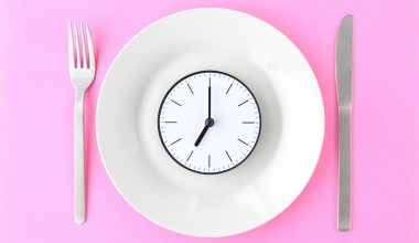 Δείτε ποια είναι η καλύτερη ώρα για να φάτε μεσημεριανό γεύμα