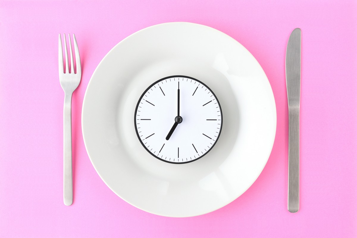 Δείτε ποια είναι η καλύτερη ώρα για να φάτε μεσημεριανό γεύμα
