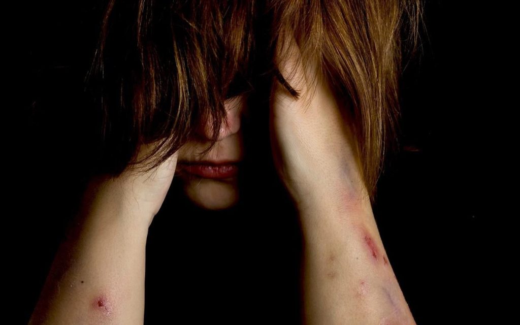 Ανησυχία στο υπουργείο Υγείας: Ένα στα έξι παιδιά της χώρας μας αυτοτραυματίζεται! (βίντεο)