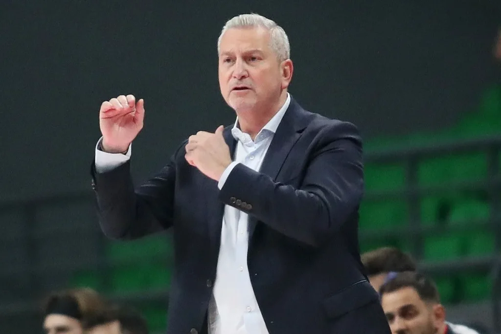 Ξέσπασε ο προπονητής του Πανιωνίου μετά τους 110 πόντους από τον Παναθηναϊκό: «Η απόλυτη ξεφτίλα – Ντροπή» (βίντεο)