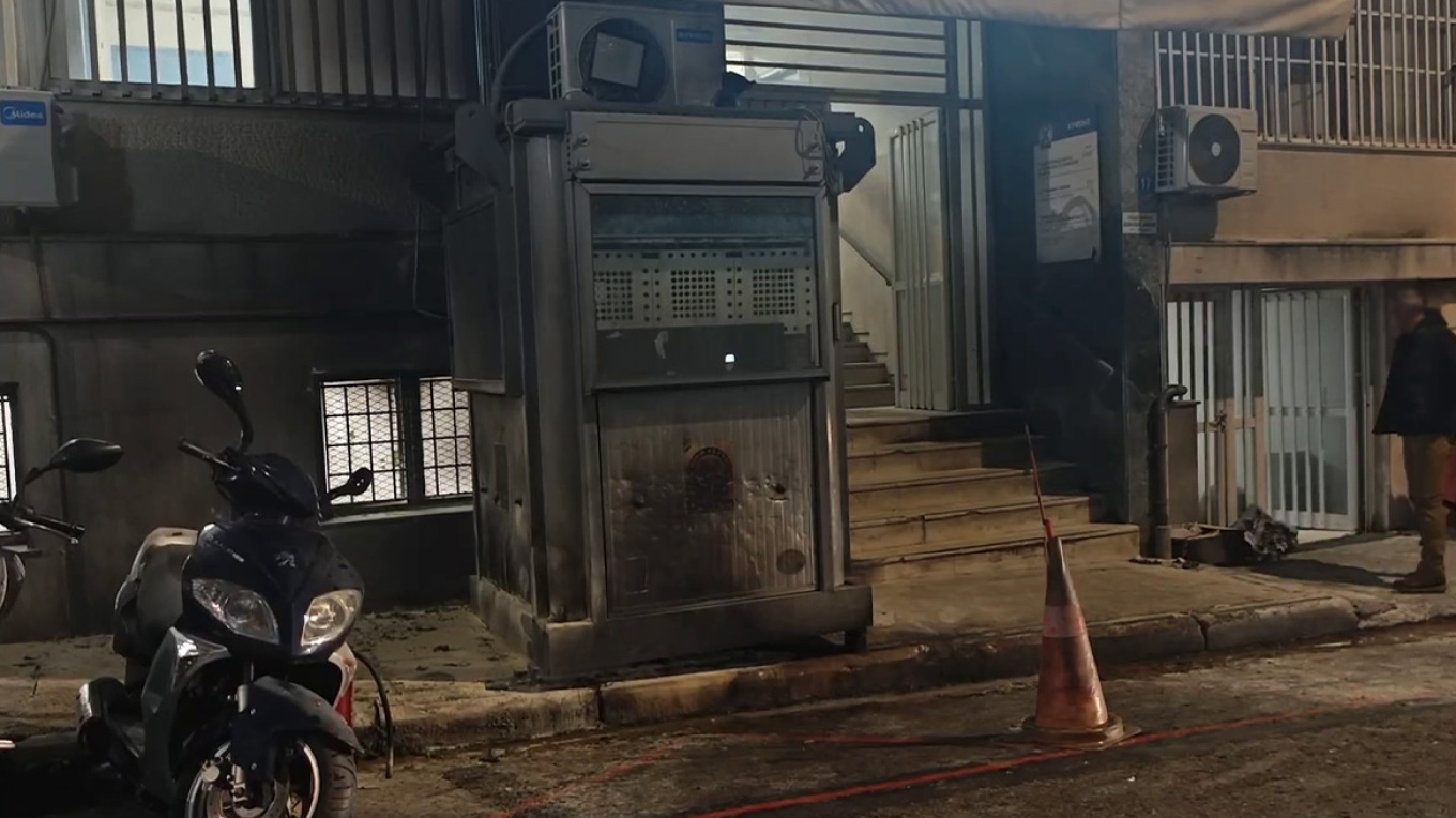 Σε εξέλιξη η έρευνα της ΕΛΑΣ για την επίθεση με μολότοφ στο Α.Τ. Κυψέλης – Τουλάχιστον 14 οι προσαγωγές