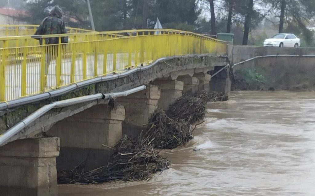 Σε επιφυλακή ο Δήμος Λαρισαίων: Η άνοδος της στάθμης των νερών στον Πηνειό φέρνει την Πολιτική Προστασία & τη ΔΕΥΑΛ